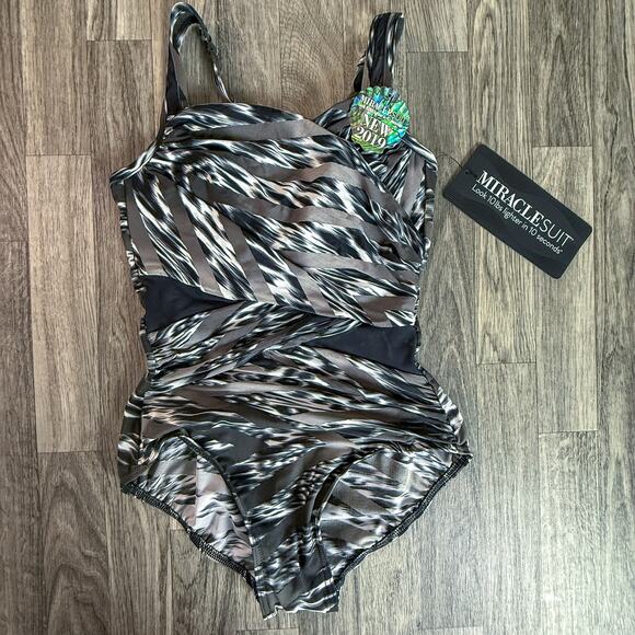 Miraclesuit Other - Miraclesuit Madero Black & White One-Piece Shaping Swimsuit US 8 NWT Feline